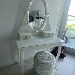 Vanity desk ikea full set
