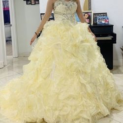Quinceñera dress