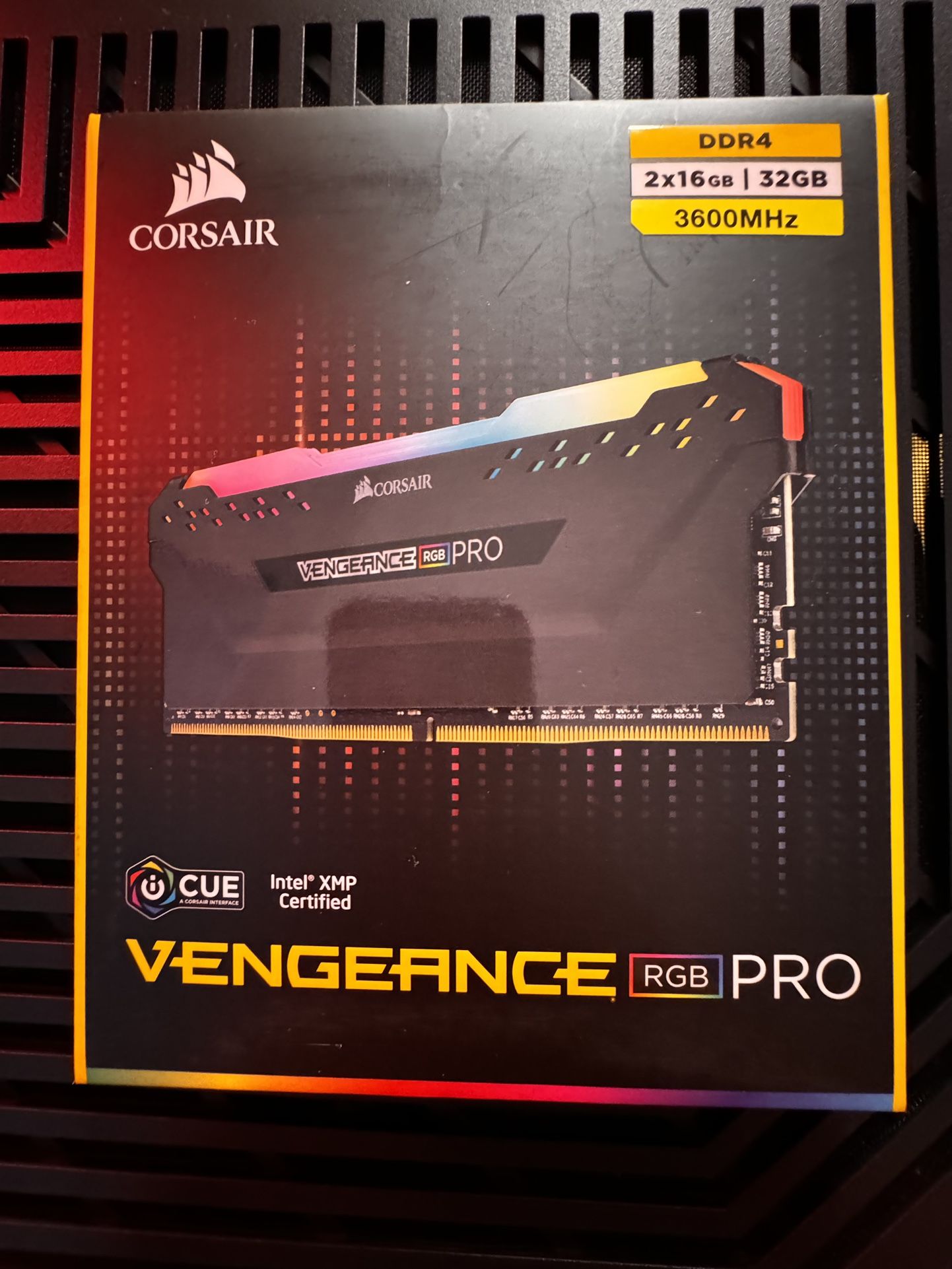 Corsair Vengeance RGB Pro - 32 GB Kit (2x16GB) DDR4 3600