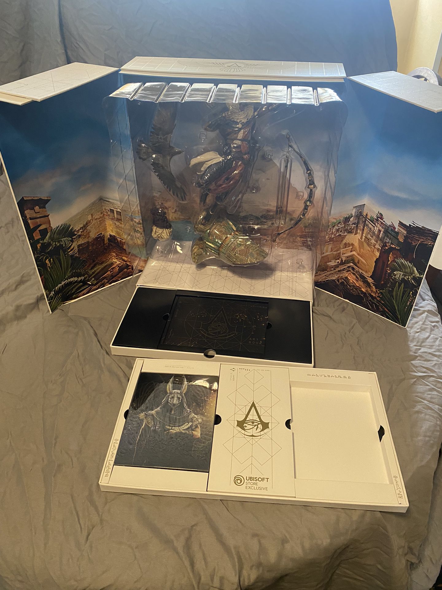 Assassin’s Creed Collectors Editions/Statues