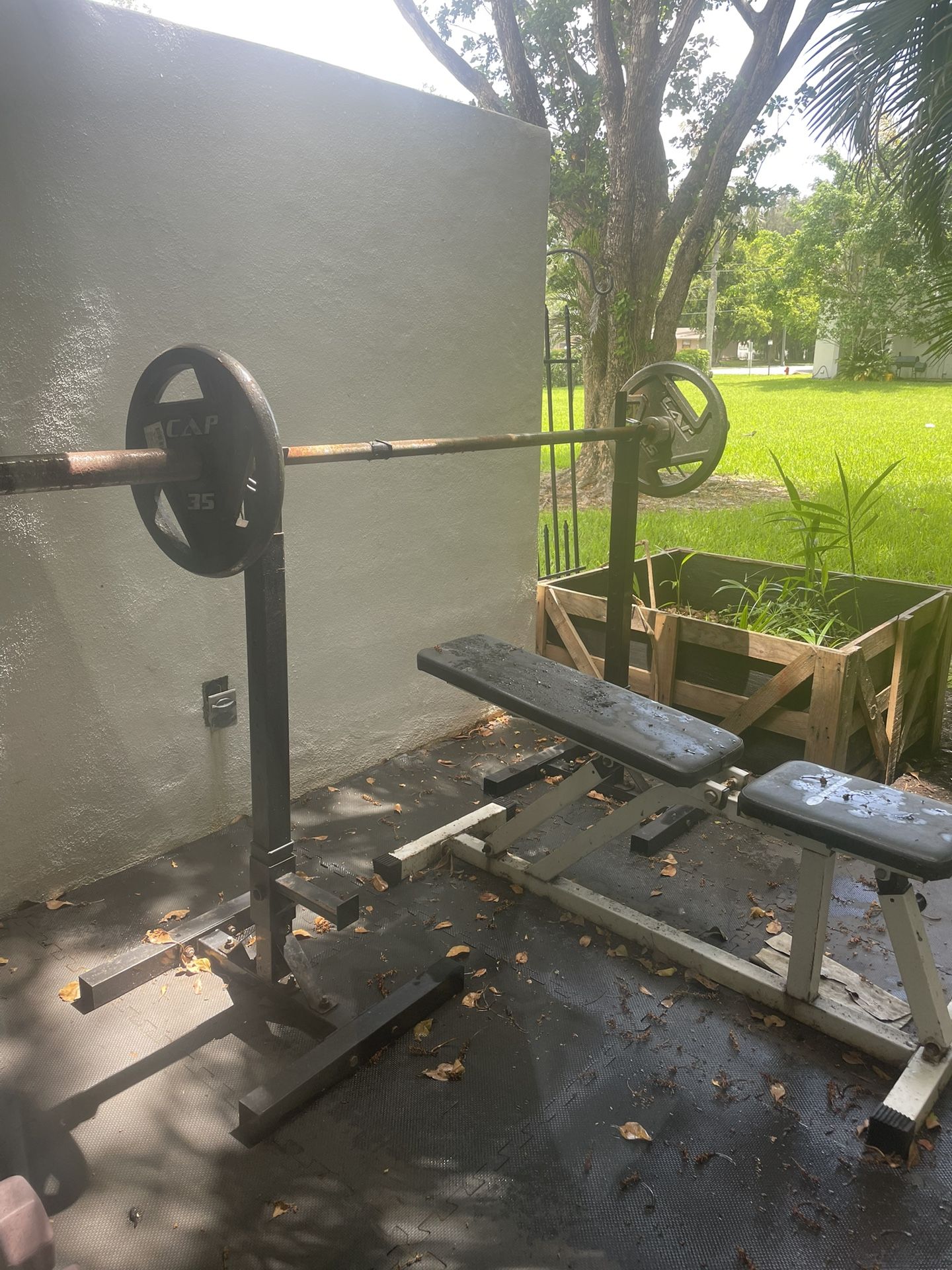 Weight Bench And Bar