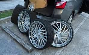 26" Savini W/ Steering Wheel