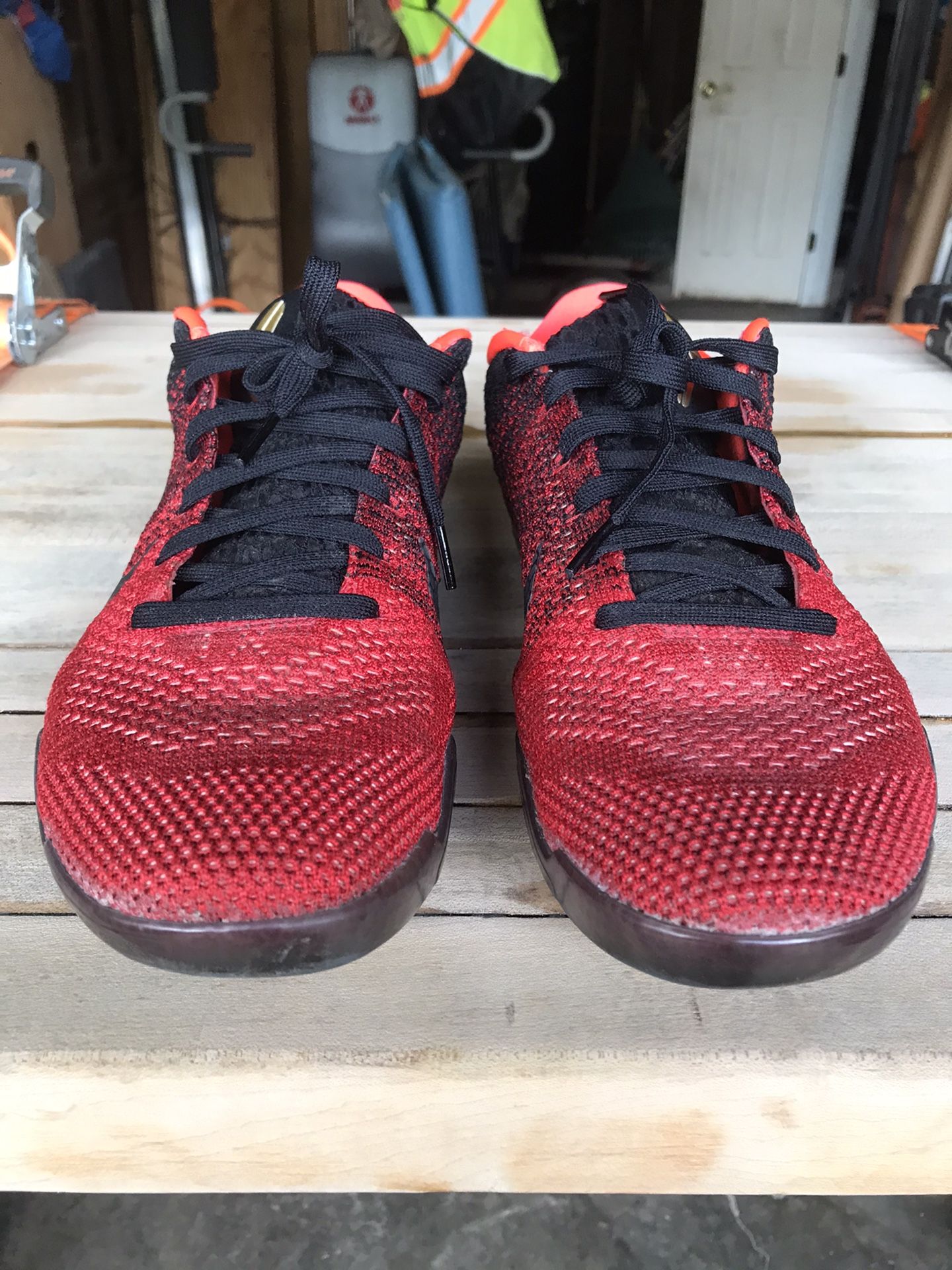 Kobe 11 Elite Low Achilles Heel Red/Metallic/Gold Black