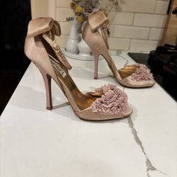 Badgley Mischka Size 6M mauve pink dusty rose satin peep toe ankle strap back bow high heels