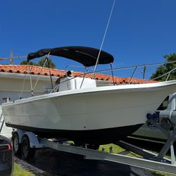 "2005 Sea Fox 236 boat with 200 Mercury 
