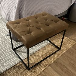 Tufted ottoman 