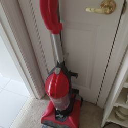 Dirt Devil Upright Vacuum Bagless