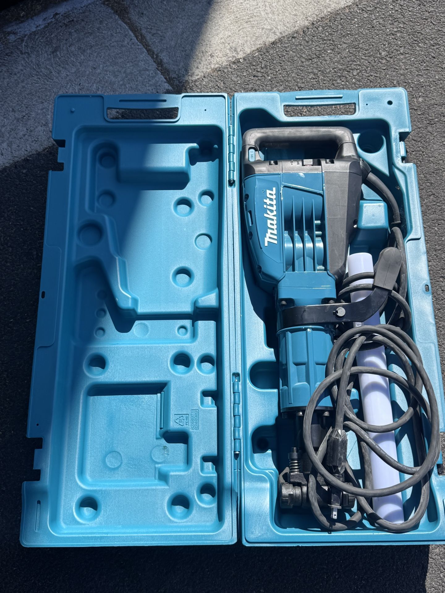 Makita Demolition Hammer HM1307CB