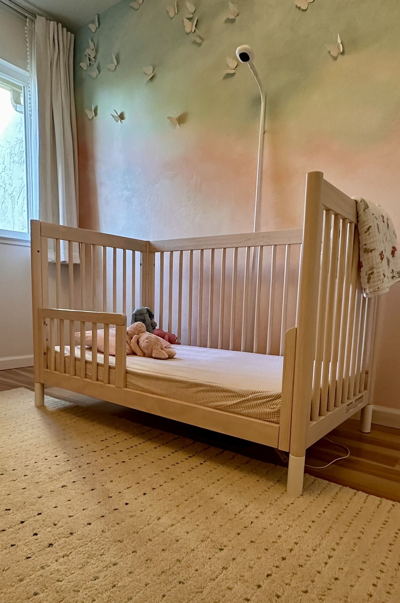 CRIB AND TODDLER BED WITH AVACADO  MATTRESS