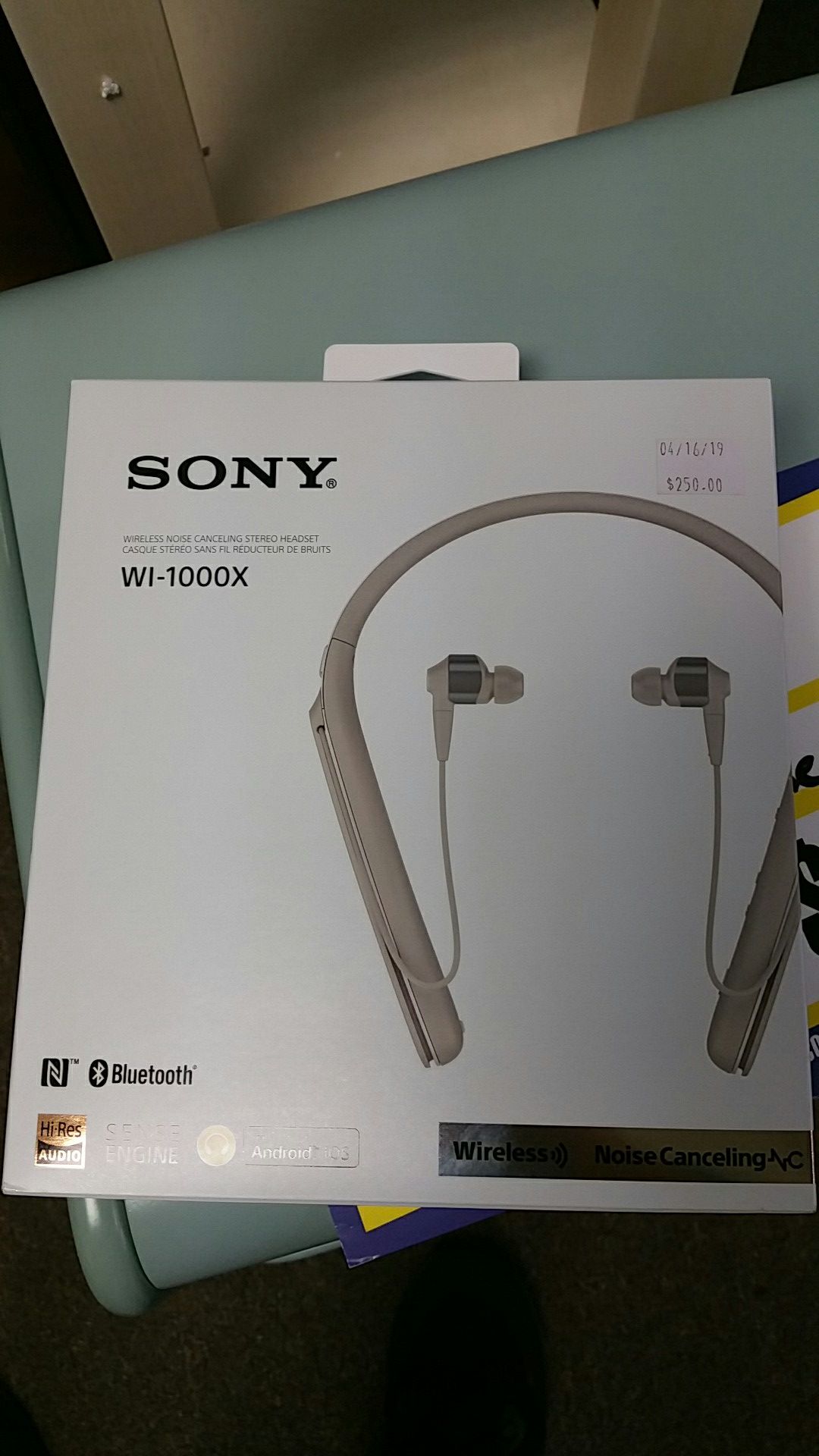 Sony wi-1000x bluetooth headphones