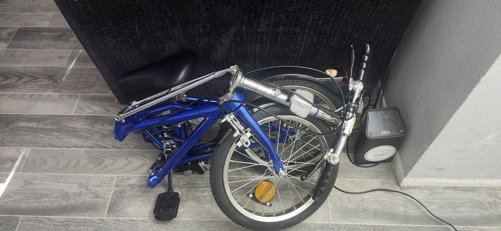California Classic Dahon Fold Up Bike