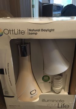 Natural Daylight Tulip Desk Lamp