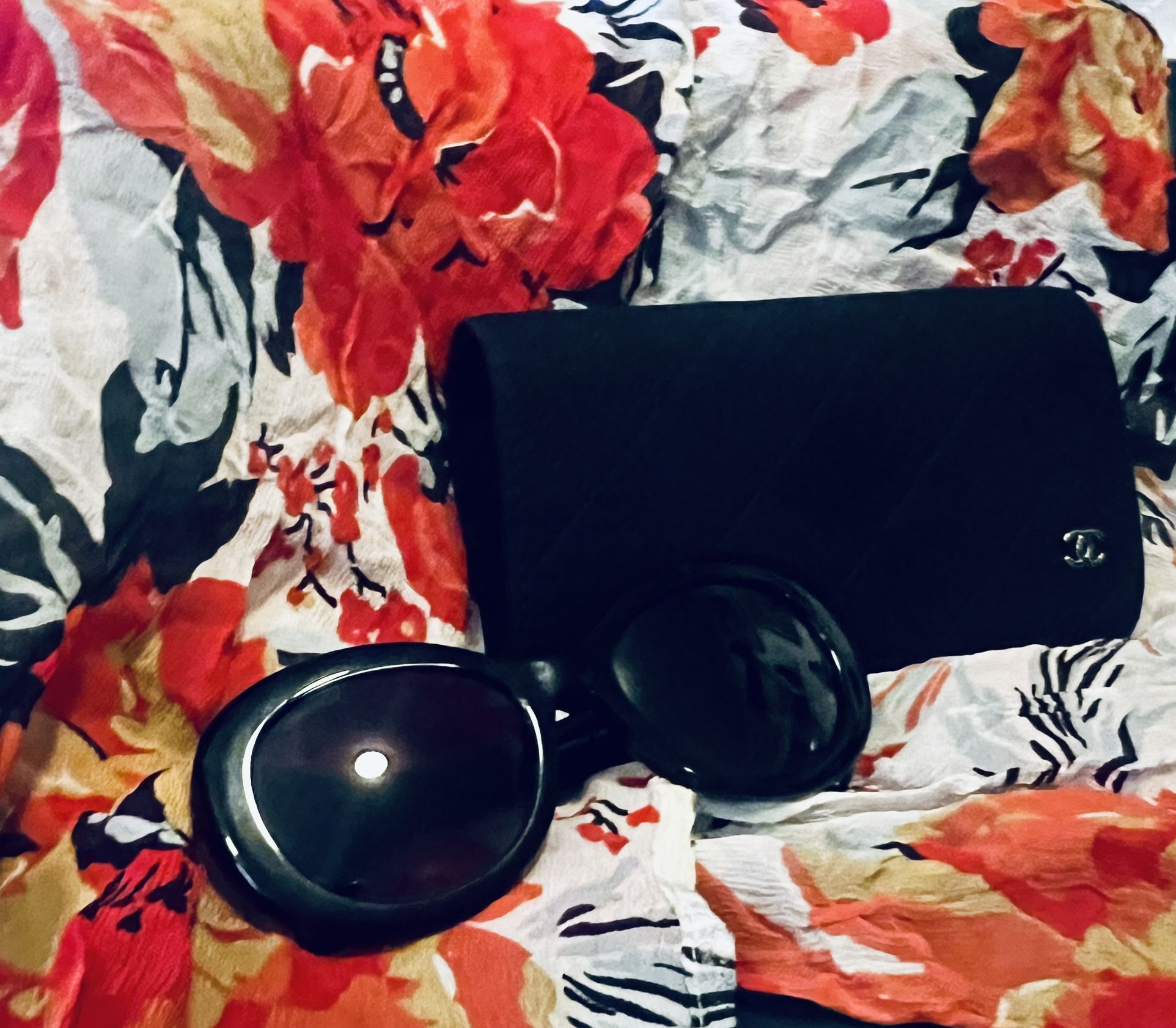 CHANEL Acetate Oval CC Sunglasses in Black