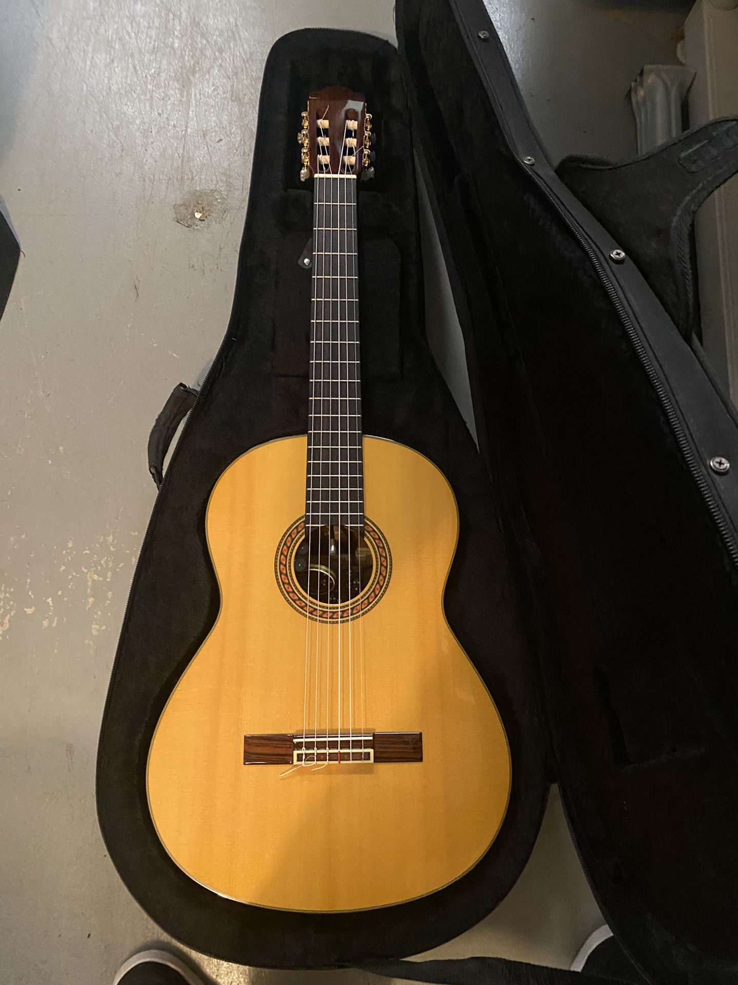 Professional Yamaha classical guitar With Pick Up System
