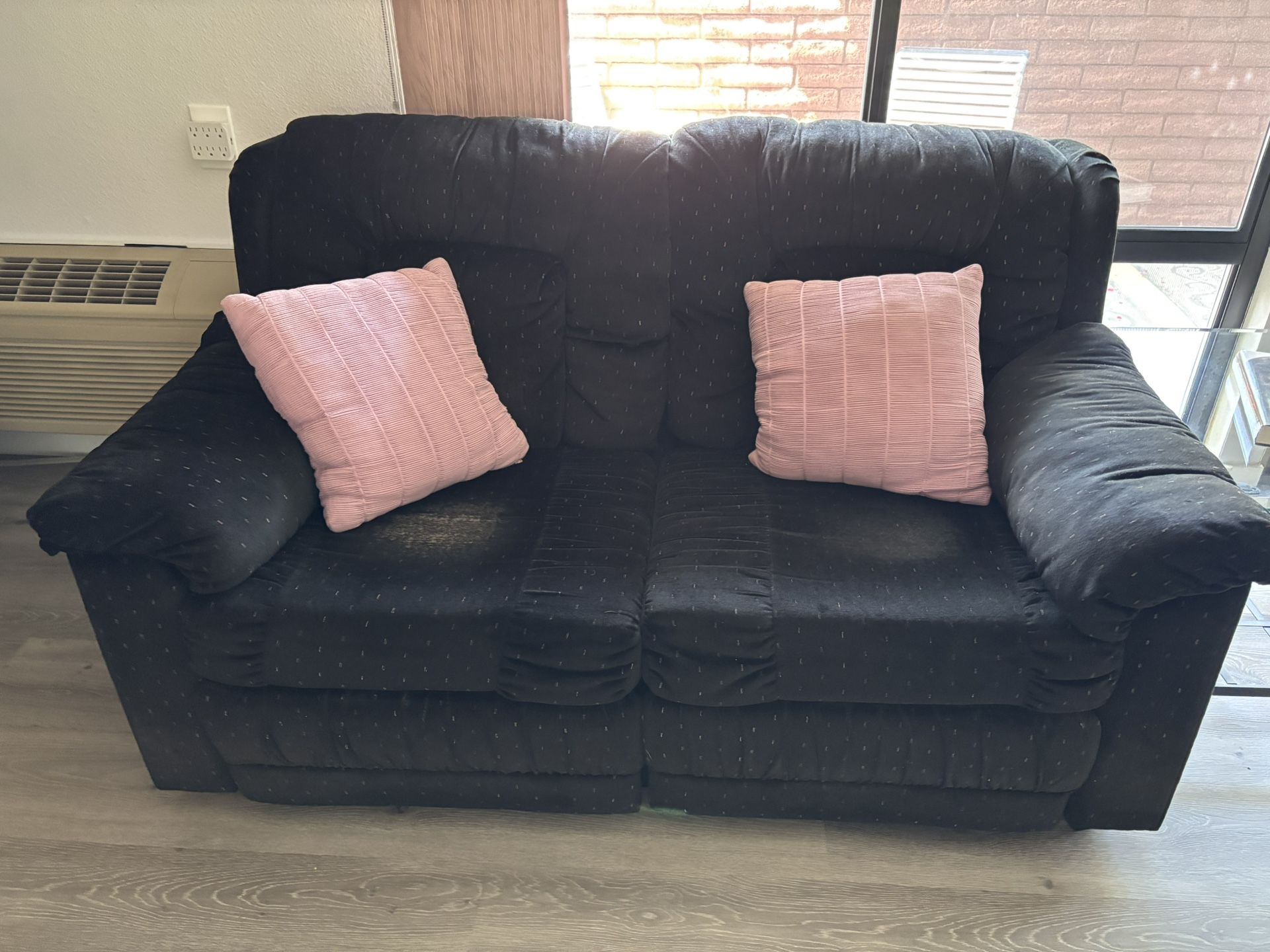 Loveseat W 2 Recliners