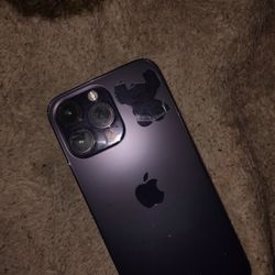 iPhone 14 Pro Max & Apple Watch Series 5