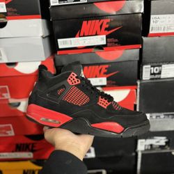 Jordan Red Thunder 4s size 11 USED