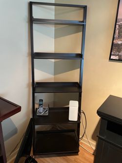 Standing corner shelf
