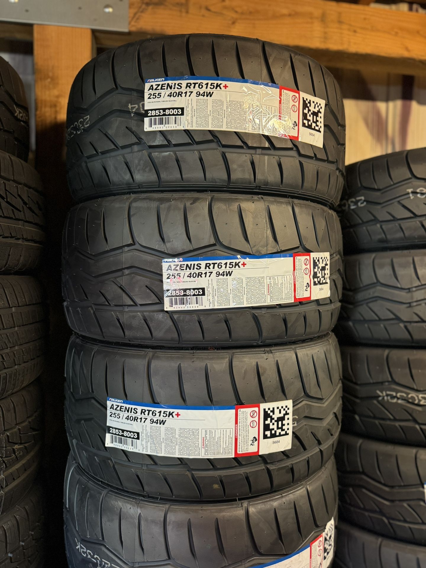 255/40/17 Falken Azenis RT615K EACH TIRE $180/ CADA LLANTA