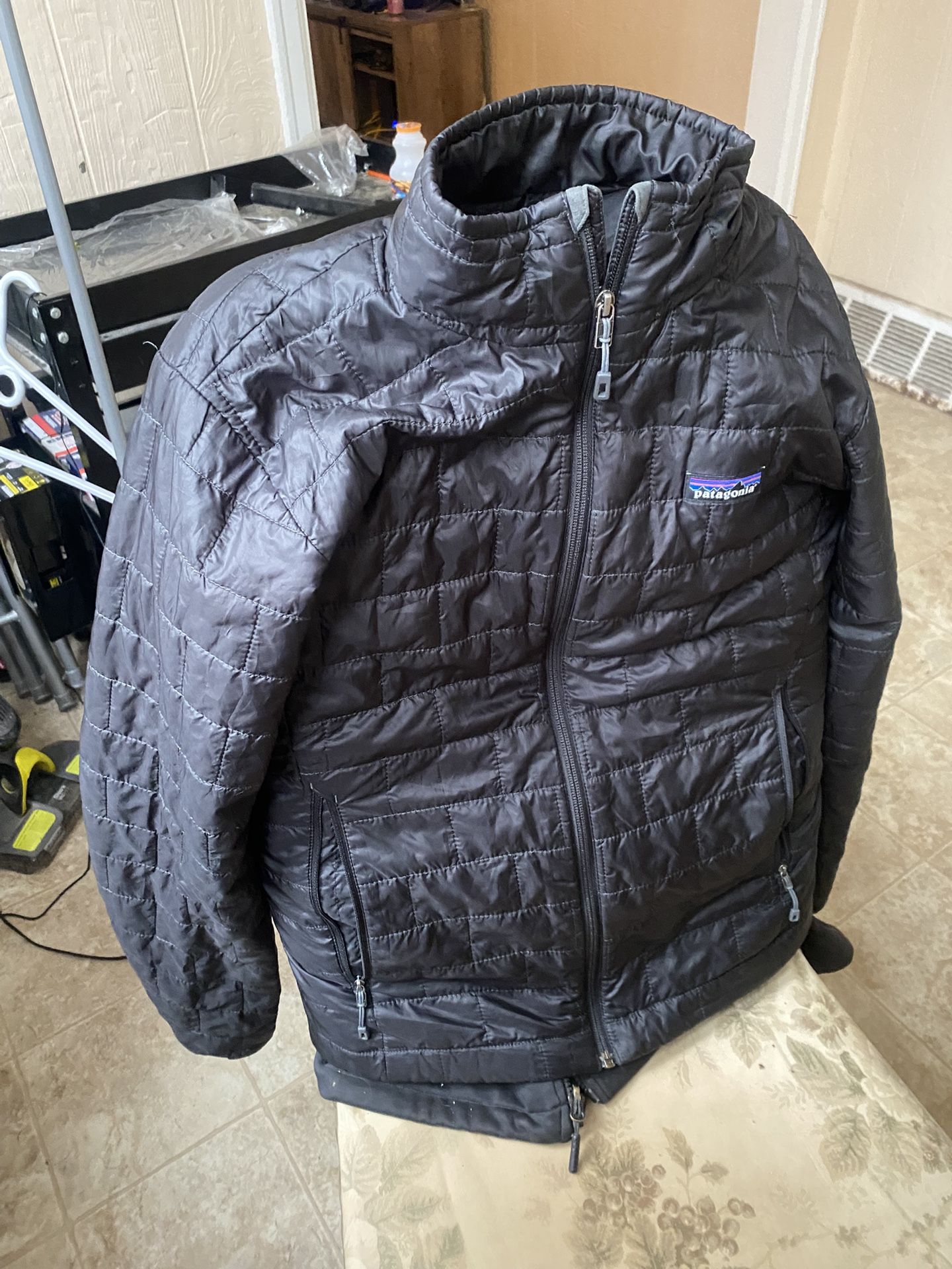 Men’s Patagonia Nano Puff Jacket (Small)