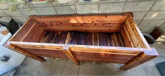 Plant raised bed redwood