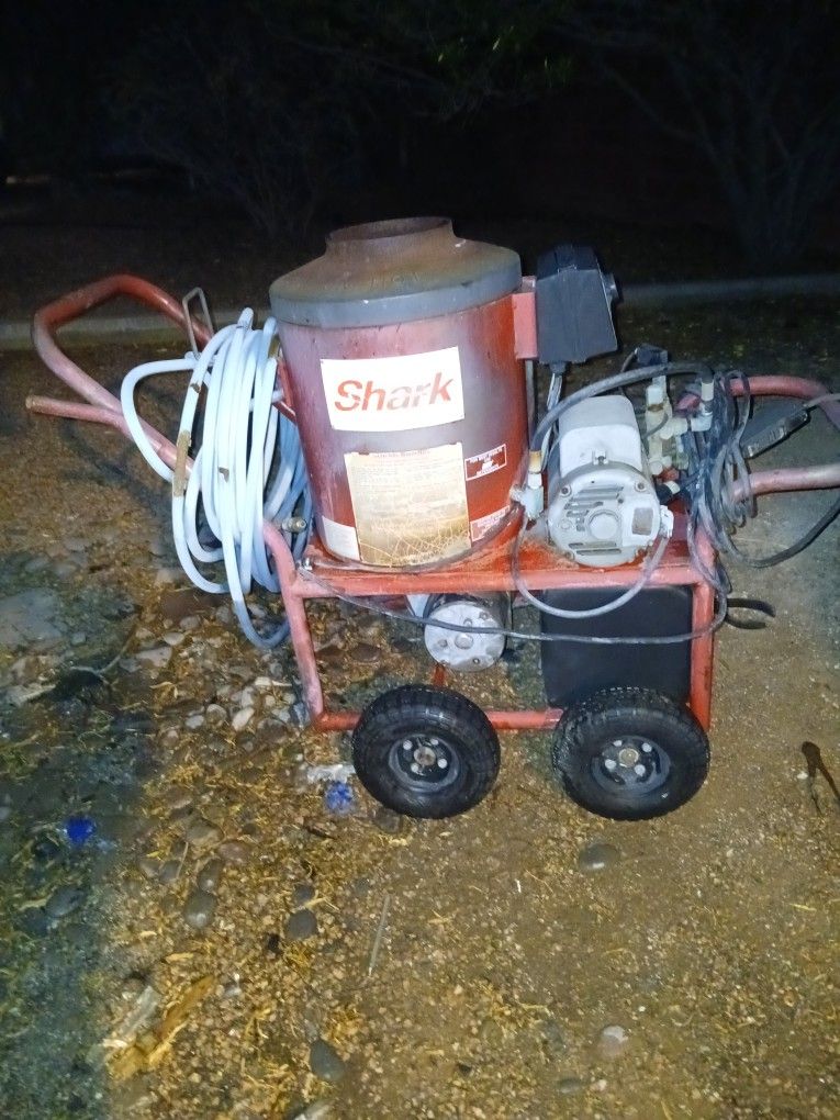 Hotsy SHARK Pressure Washer