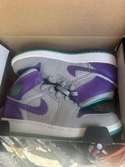 Nike Air Jordan Girls Sneakers. New Size 5