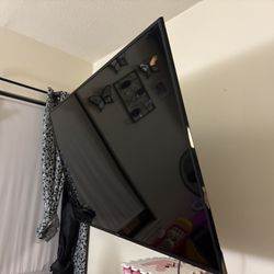 65 Inch Smart Tv (hinsense)