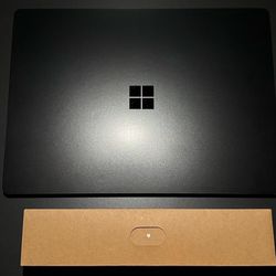 Microsoft Surface Laptop 4 - 13.5" TouchScreen (16GB RAM, 256GB SSD, Intel Core i7 11th Gen)