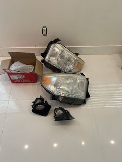 Toyota Tundra Headlight And Fog Light 