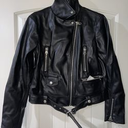 ZARA Women’s Black Leather Jacket (S/M)
