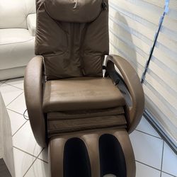 OSIM iMedic 380 Massage Chair – Premium Recliner with Footrest
