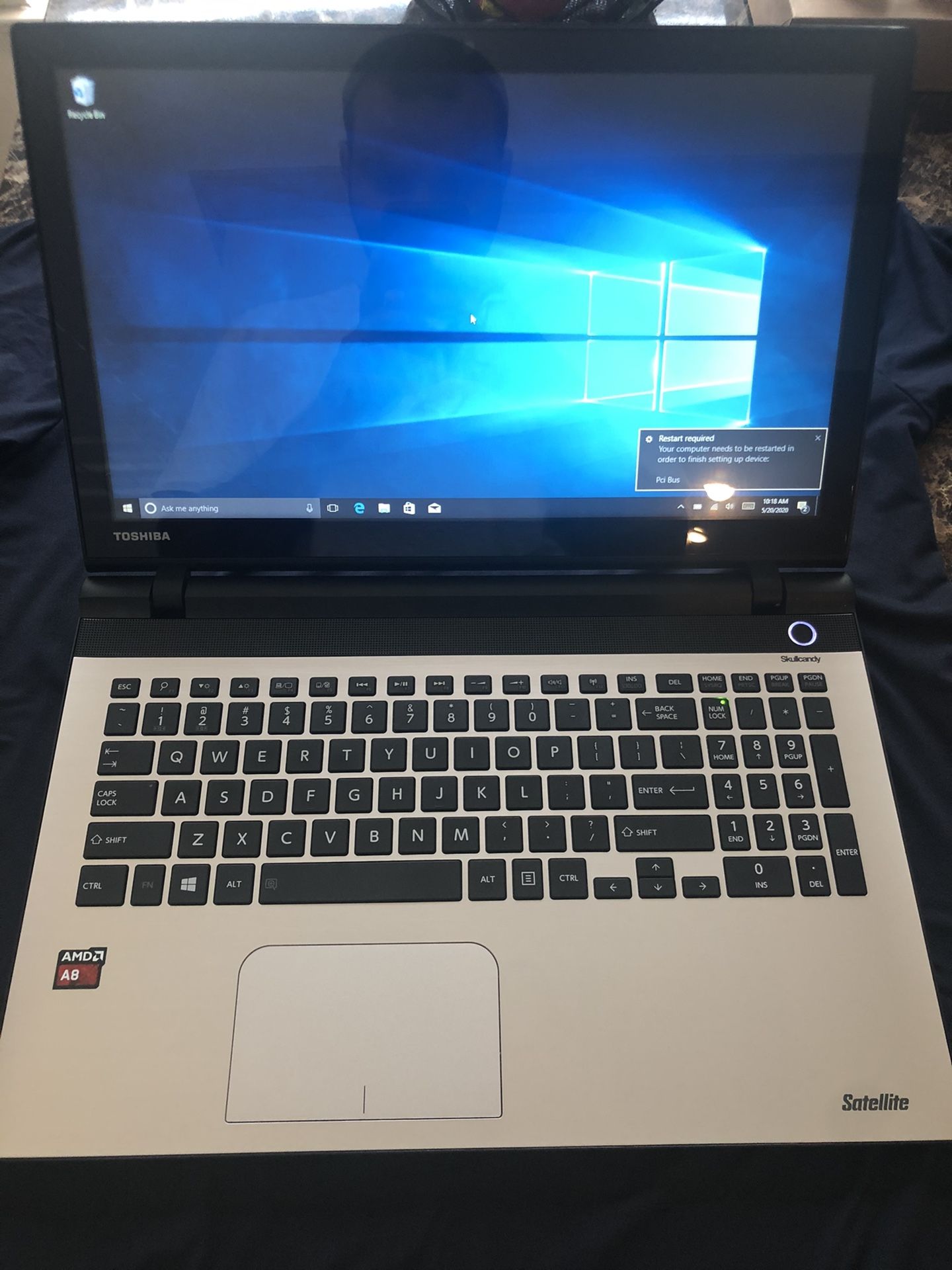 TOSHIBA Laptop Satellite L55Dt-C5238 AMD A8-Series A8-7410 (2.20 GHz) 8 GB Memory 1 TB HDD AMD Radeon R5 Series 15.6" Touchscreen Windows 10 Pro