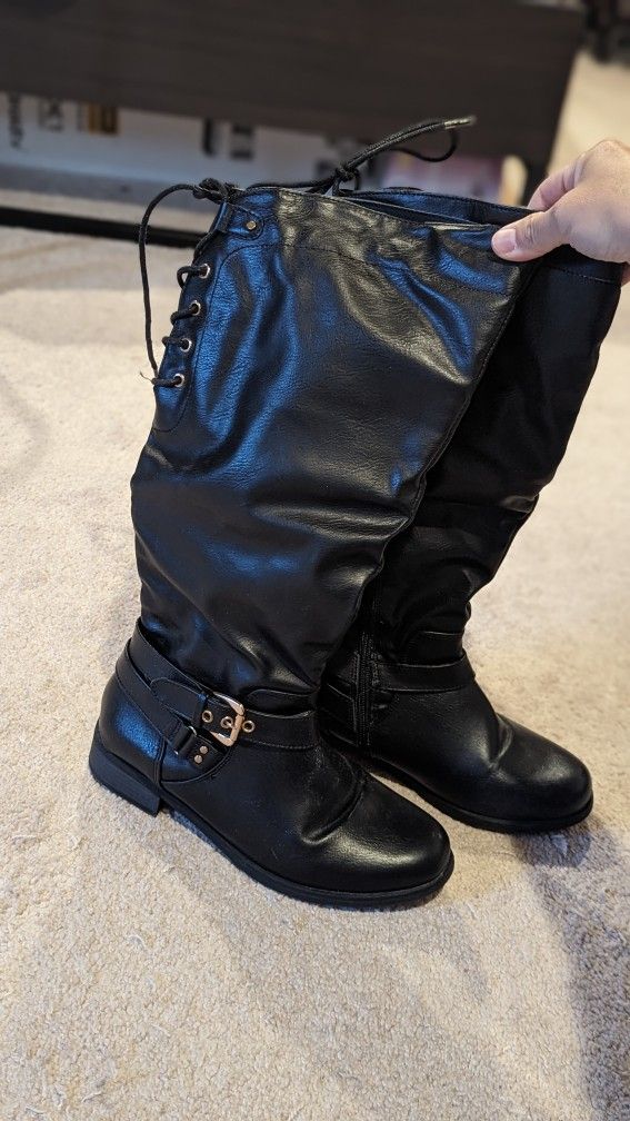 Women's Black Boots Size 7.5