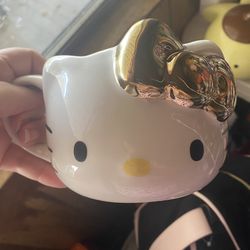 Hello Kitty Gold Bow Face Mug 