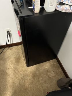 Mini Fridge (with Small Freezer)