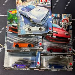 Lots of hot Wheels. 