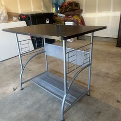 Free desk Available For Pickup