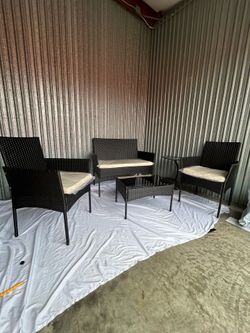 BRAND NEW  FULLY ASSEMBLED 4-Piece Wicker Patio Furniture Set