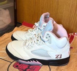 Nike Air Jordan 5 Retro sneakers in the "Medium Soft Pink" colorway Jordan’s 8 Men’s