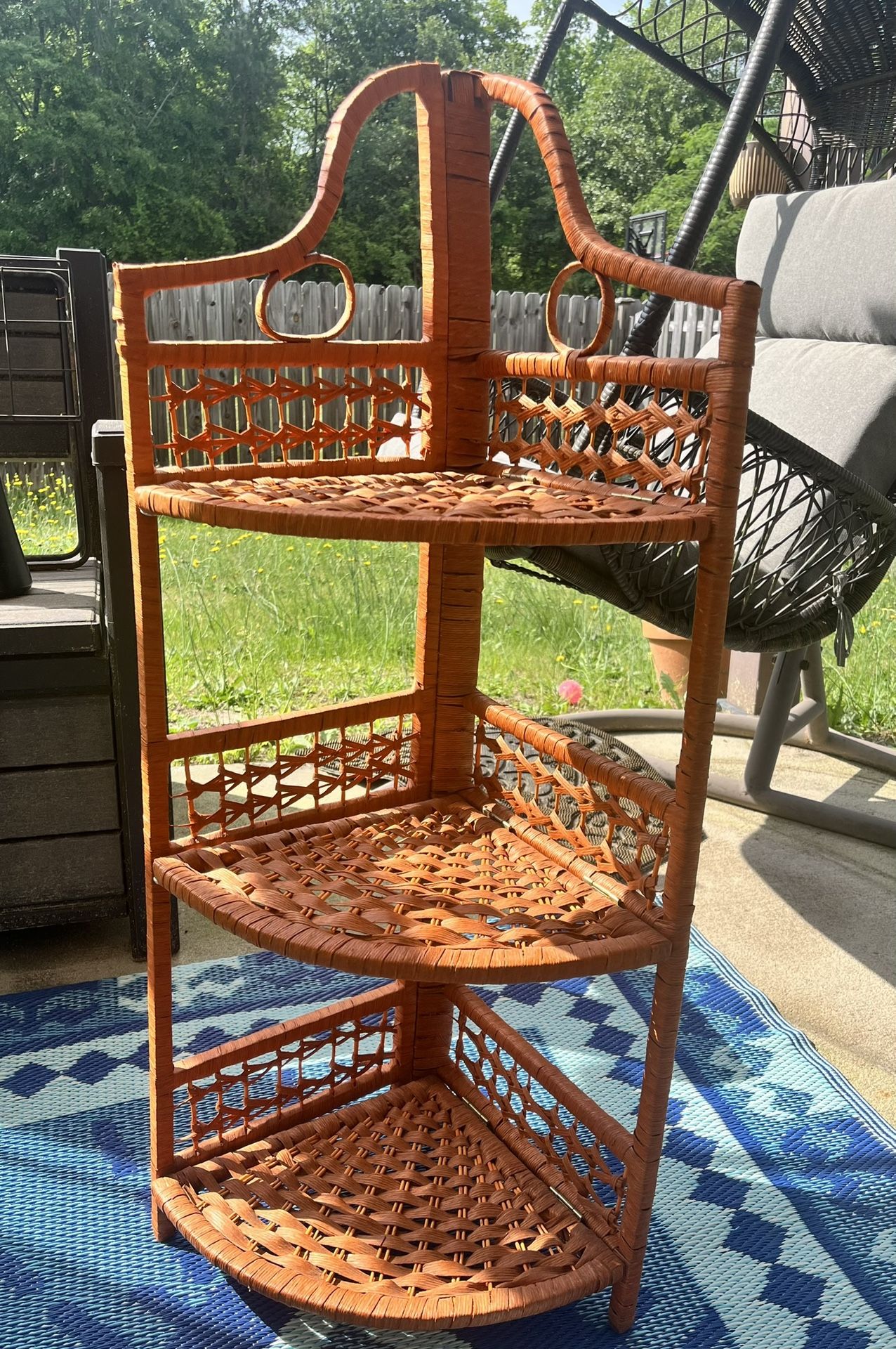 Rattan 3 tier folding corner rack