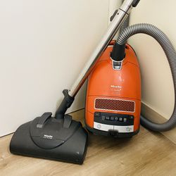 Miele S8 Cat & Dog Canister Vacuum Cleaner