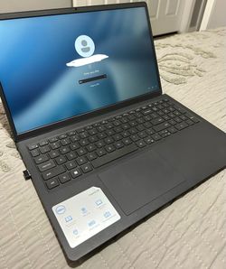 Dell Inspiron 15 3520 Touchscreen Laptop