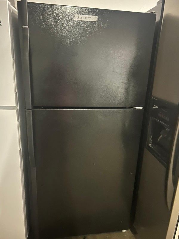 Kenmore Top-Freezer Refrigerator