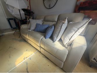 3-seat power leather sofa with power headrest in excellent condition 85” inch long