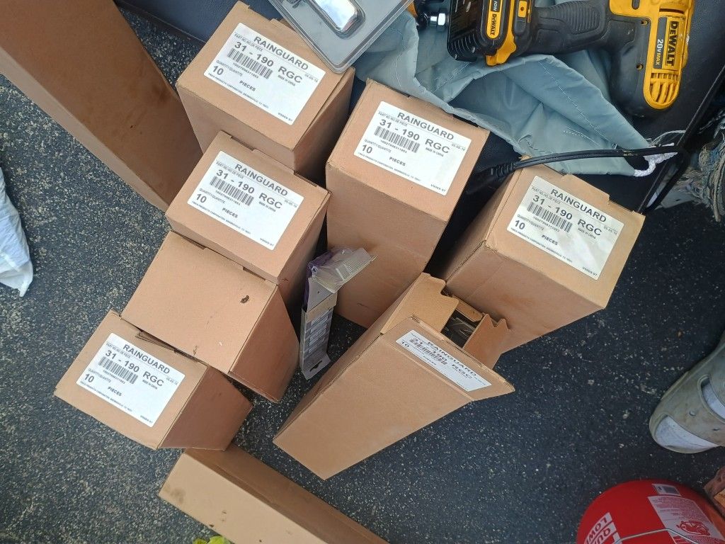 Bulk Boxes Of Windshield Wipers 19"