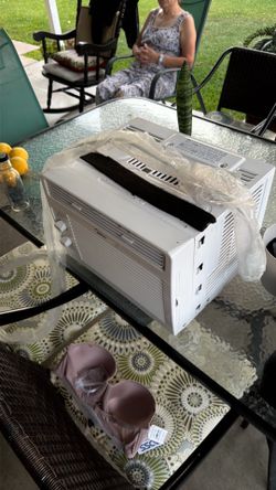 MIDEA 5,000 BTU A/C