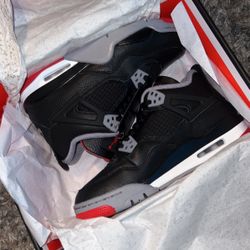 Jordan 4 Retro Bred Reimagined Size 6Y/7.5W