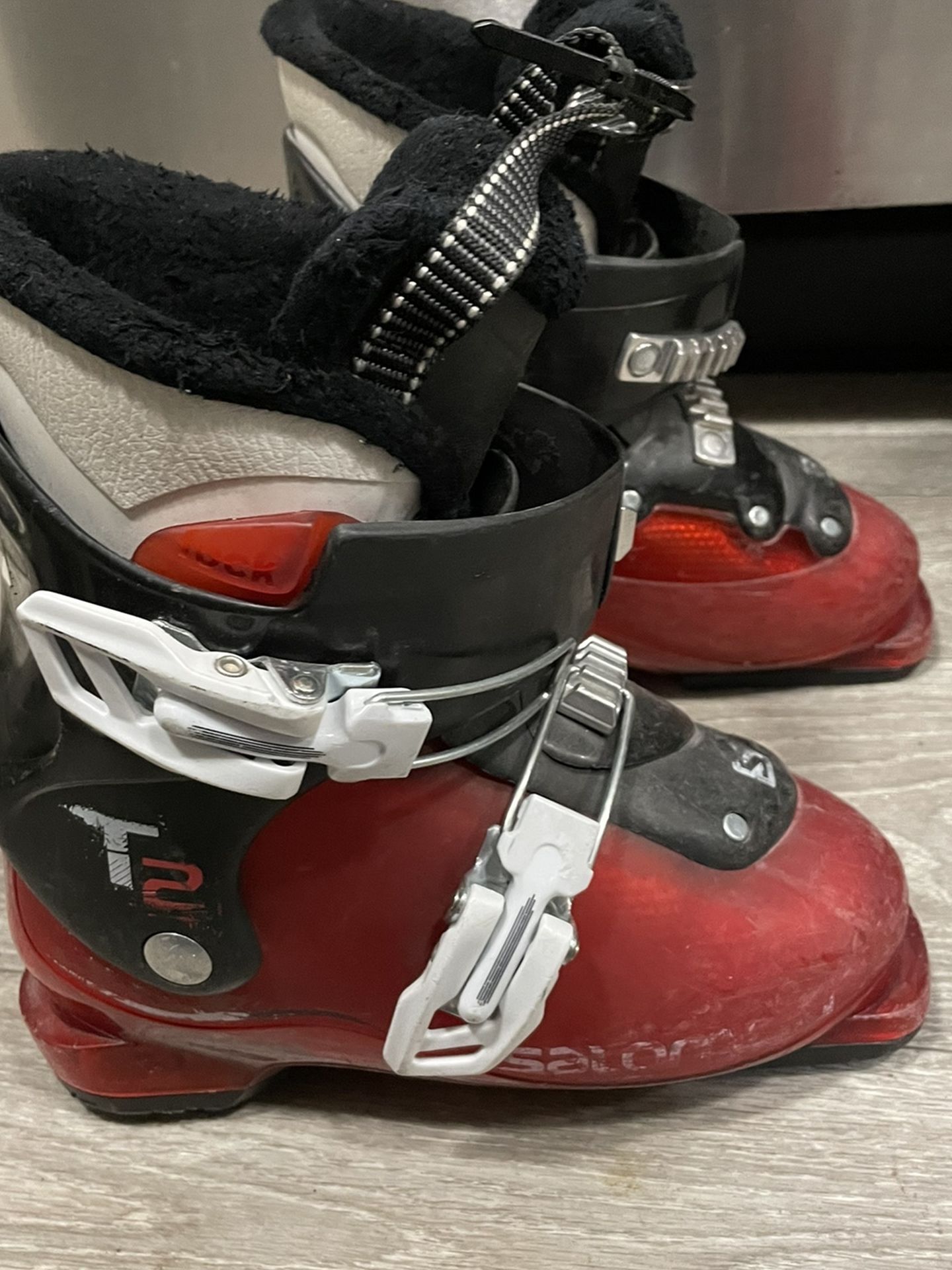 Salomon Juniors Ski Boots Size 18 /240