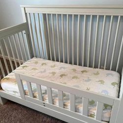 Built to Grow Grey Crib